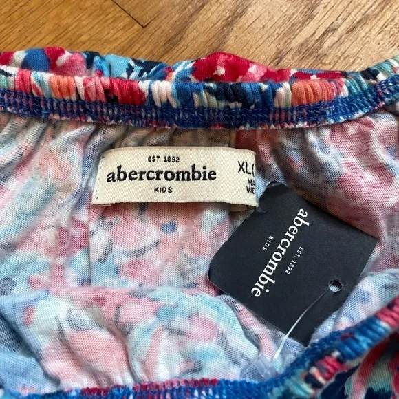 Abercrombie Kids Ruffle Off-the-Shoulder Crop Top in Blue Floral - Picture 4 of 9